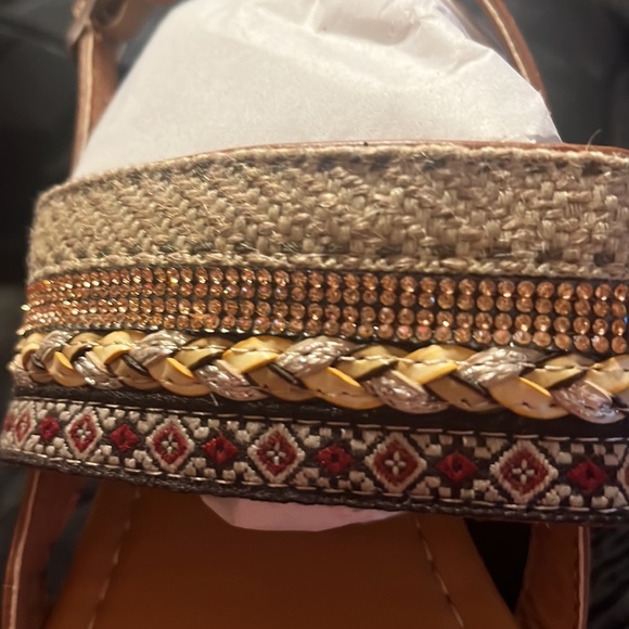 Nature Breeze Aztec Toe Strap Sandals Tan Size 9 - Picture 4 of 5